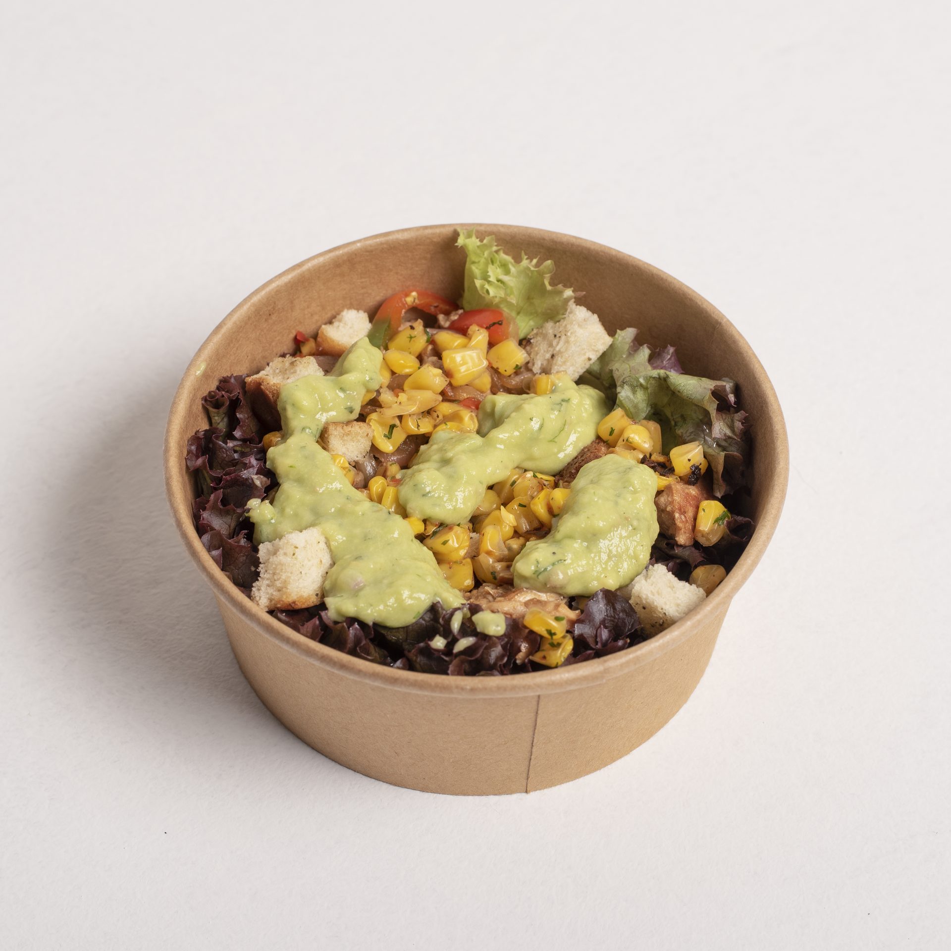 Ensalada en bowl de carton